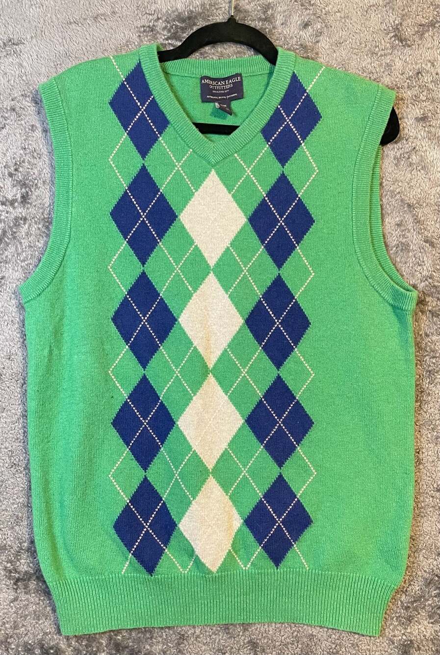 American Eagle Outfitters Argyle V-Neck Sweater Vest Green Size M
